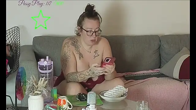 JadeStarUK online show from July 28, 9:51 am