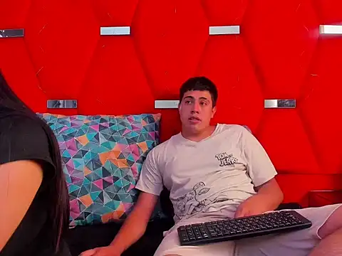 Emmaanddarling online show from November 24, 3:25 pm