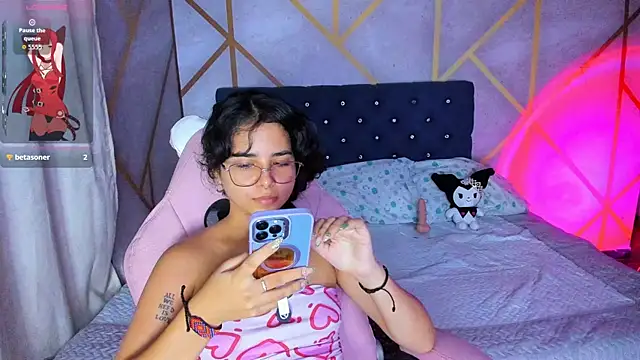  vaiolet owo online show from March 6, 8:31 am