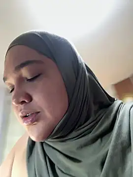 sweetmuslim01 online show from May 3, 11:52 pm
