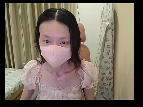 Lil-Cherries online show from June 11, 3:31 pm