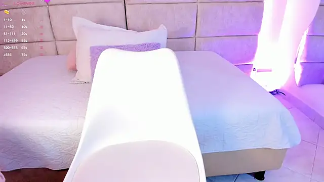 nia20  online show from July 10, 1:11 pm
