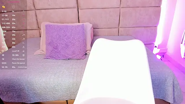 nia20  online show from July 31, 1:34 pm
