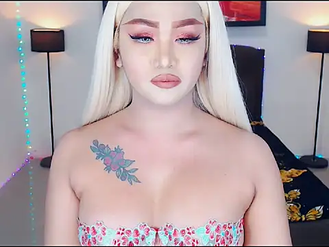 PlayfullOliviaTS online show from July 17, 7:13 am