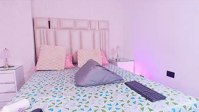 alanarose18 online show from July 24, 7:22 pm