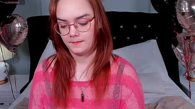 Lily  Evans online show from February 6, 4:27 am