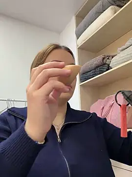 KilianaNoir online show from June 12, 6:43 am
