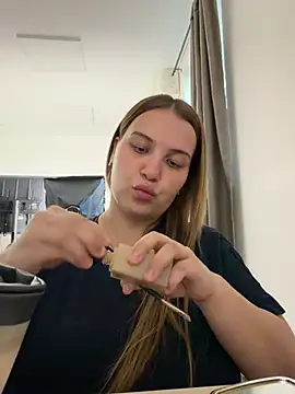 KilianaNoir online show from August 2, 4:21 pm