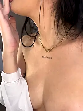 Emmy1x  online show from November 8, 3:28 pm