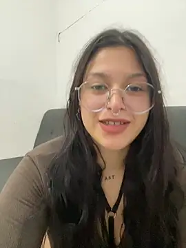 amazonaa9 online show from April 28, 10:24 pm