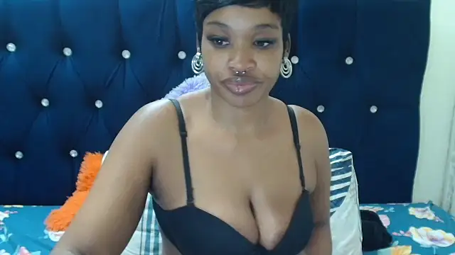 JuiceLips88 online show from December 3, 6:10 pm