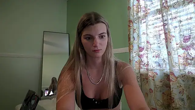 RosieCheeks  online show from June 30, 10:09 pm