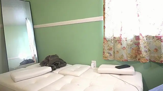 RosieCheeks  online show from June 29, 5:12 pm