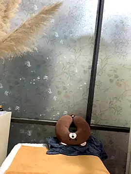 Tiny-122 online show from November 13, 5:17 am