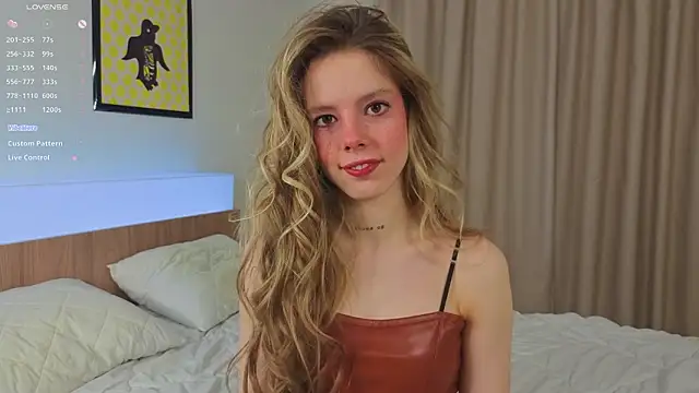 TiffinyMergist online show from March 15, 5:31 am