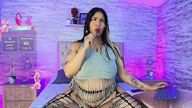 Sasha Larsen online show from July 18, 4:05 am