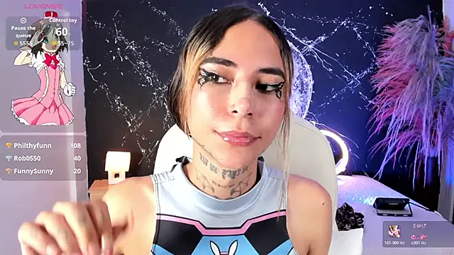 bellacrawford  online show from December 1, 6:06 am