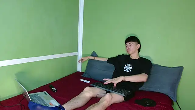 Kurt williams1 online show from December 5, 2:18 pm