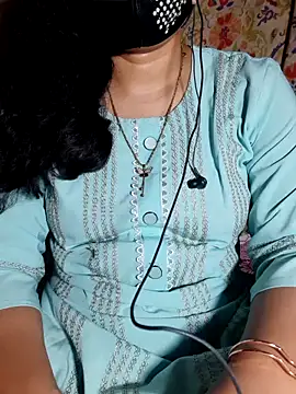 HotGirl23231 online show from May 18, 6:47 pm