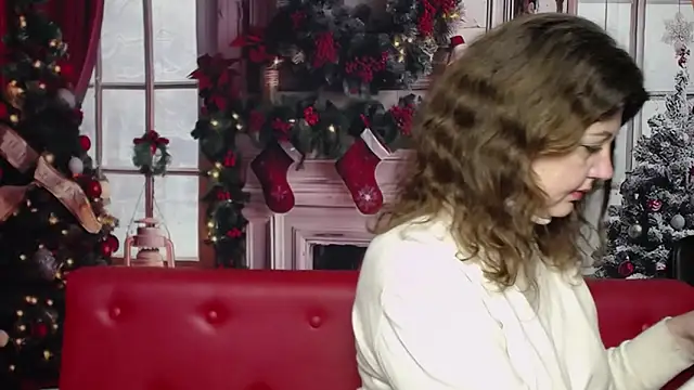 RoseHille online show from December 21, 6:39 am