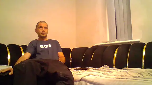 Kinkycouple142 online show from July 14, 9:30 pm