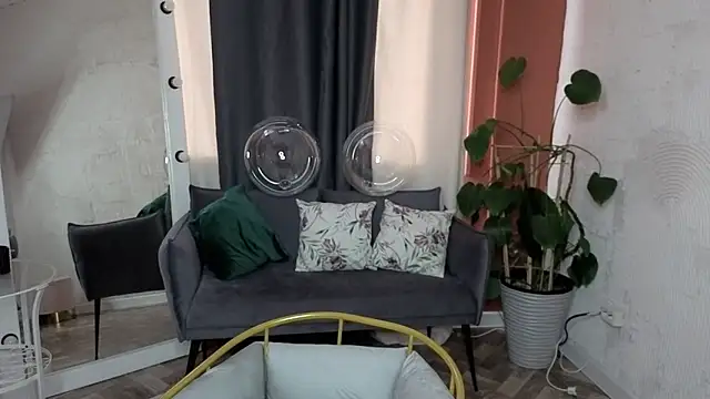 Annie Way online show from March 13, 4:25 am