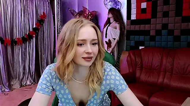 CarolineDjein online show from November 11, 1:52 pm