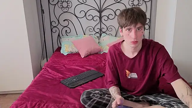Danny loves Mary online show from April 30, 7:24 am