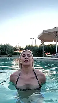 HOTLadyluna online show from July 17, 5:27 pm
