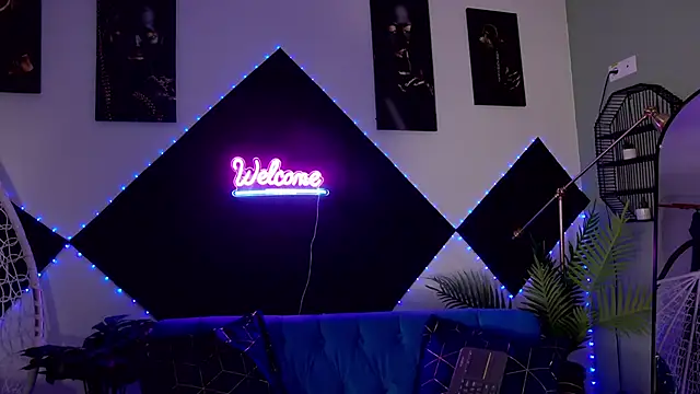 EvvaLovvia online show from January 17, 3:19 pm