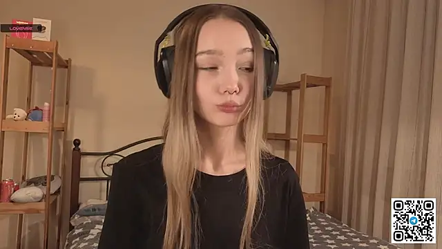 HoaPatton online show from December 2, 11:12 am