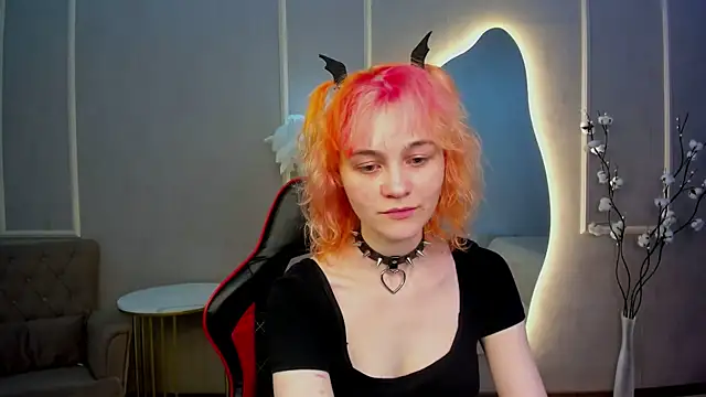 Awawrin online show from November 17, 1:34 pm