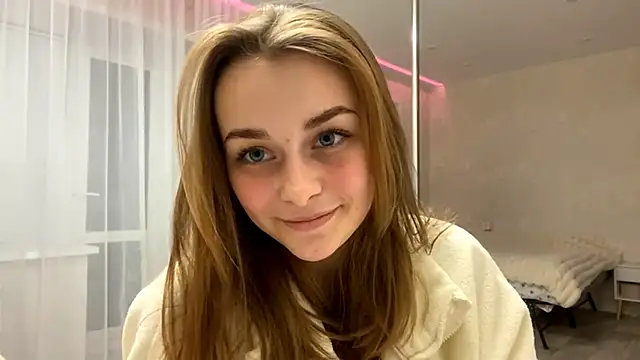 GeralynChiszar online show from March 5, 8:15 pm