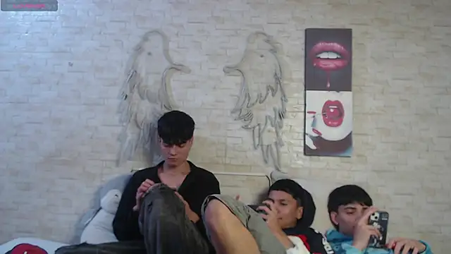 axel milo kairo and noa online show from January 16, 10:17 pm