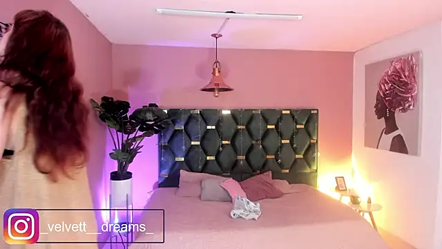 Velvet Dreamss online show from June 15, 12:05 pm