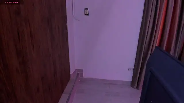 Kim stonee online show from June 25, 7:15 pm
