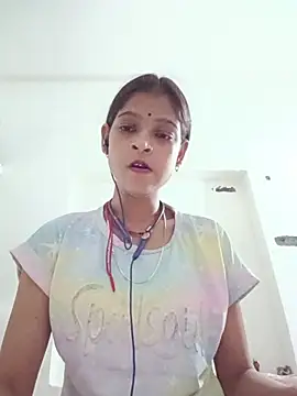 Mohnicute online show from July 11, 6:30 pm