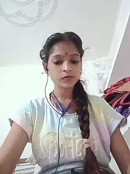 Mohnicute online show from July 14, 5:50 pm