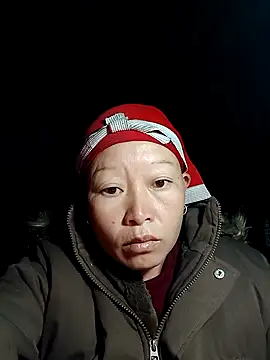 girl-hot2x online show from December 19, 7:28 pm