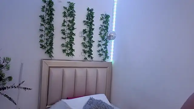 Iamnyxy online show from January 12, 1:05 pm