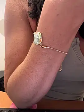 Deessenympho online show from May 5, 8:39 am