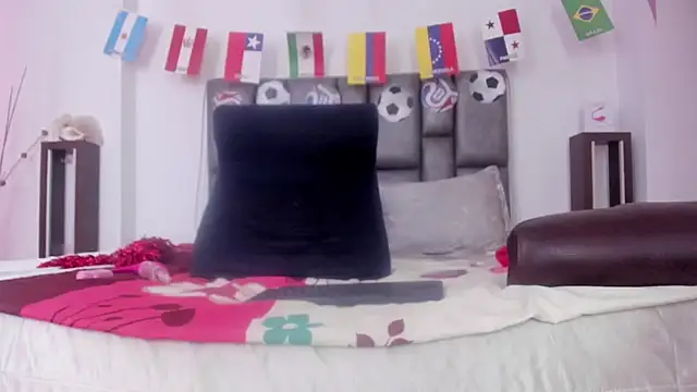 sarahhernandez online show from July 19, 3:14 pm