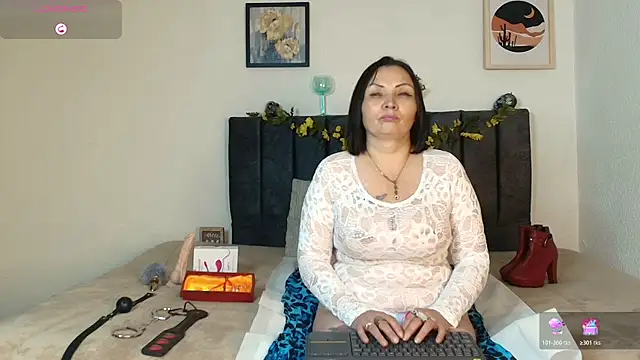 helen stepmom online show from November 12, 6:28 pm