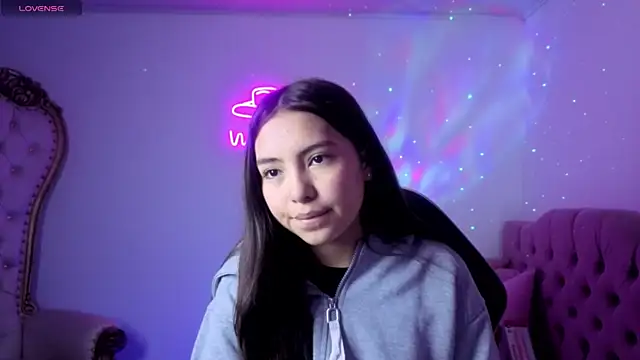 ISABELA TAY online show from June 30, 12:04 pm
