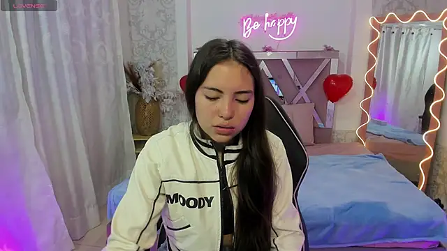 ISABELA TAY online show from February 19, 11:43 am