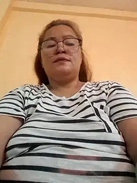 loriepinay46 online show from June 9, 8:25 am
