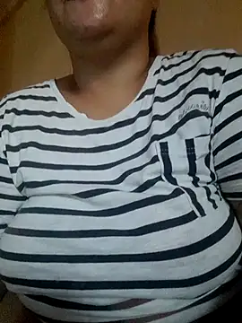 loriepinay46 online show from June 18, 9:10 am