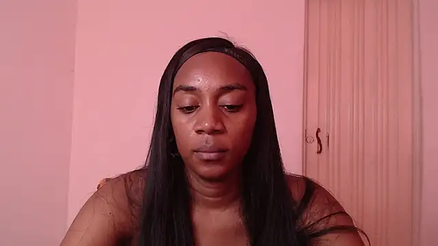 AishaOwens online show from March 18, 9:20 pm