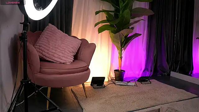 WendyyLuv online show from June 19, 8:23 pm