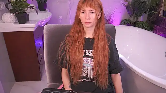 Nicol Moonn online show from April 24, 7:55 am